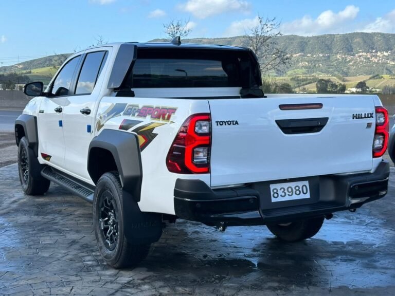 Toyota Hilux GR Sport — Ma Voiture