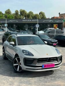 Porsche Macan T photo 3